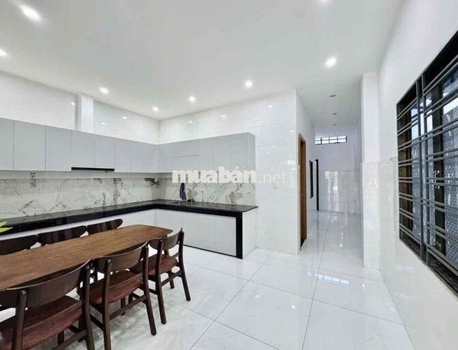 Cho thuê nhà Hoà Xuân 13tr nhà mới sạch sẽ, có nội thất