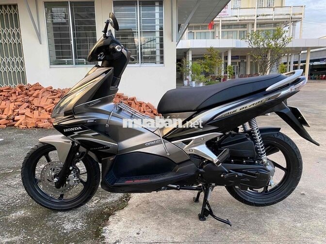 Honda Air Blade màu xám