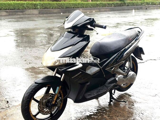 Honda Air Blade xe máy tay ga đen