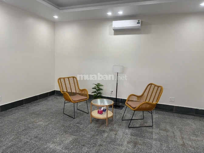 Mặt tiền sông có bờ kè thoáng mát