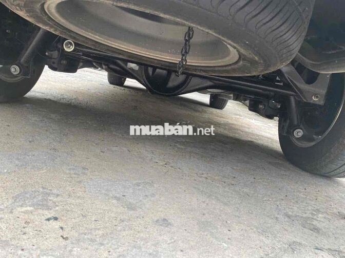 Toyota Innova 2022 2.0E Bạc 7 chỗ