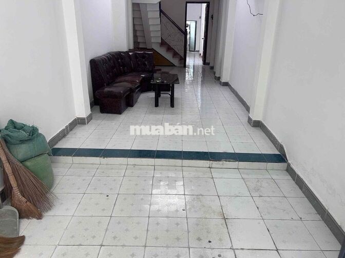 Mặt Bằng Kinh Doanh Ngay Quận 1