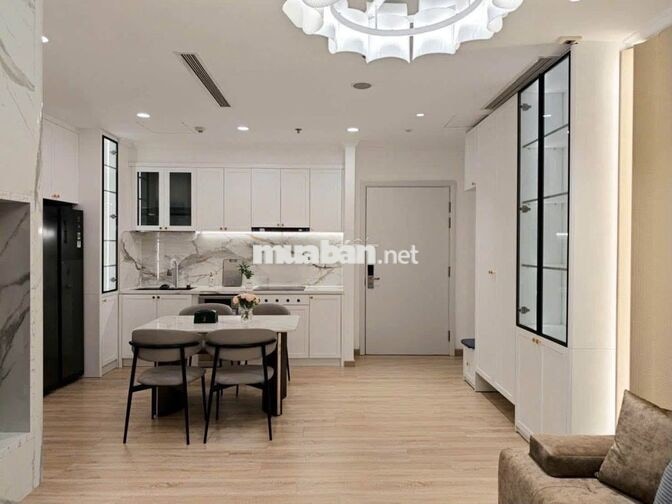 Cho thuê gấp căn 2PN Vinhomes Central Park 82m2 thiết kế hiện đại