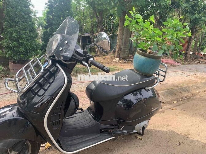 Piaggio Vespa Super màu đen nhập khẩu