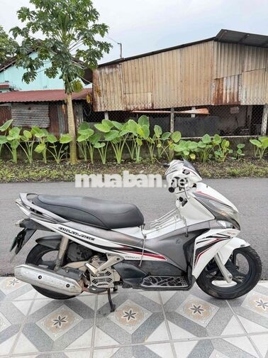 Honda Air Blade 2012 trắng xám