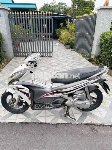 Honda Air Blade 2012 trắng xám
