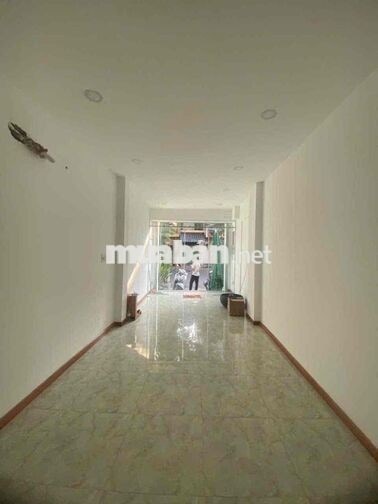 MT Nguyễn Cảnh Chân mới đẹp đông đúc khách du lịch