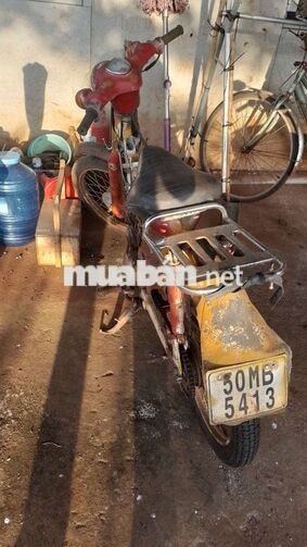 Honda Super Cub màu Đỏ vàng