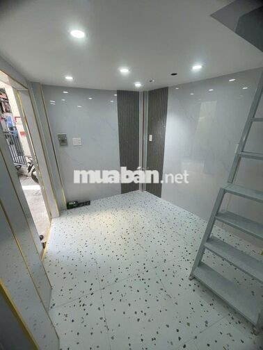 Nhà căn góc 2 mặt tiền - Bến Vân Đồn Q4- 3 tầng - nhỉnh 1 tỷ.