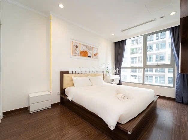 Cho thuê căn hộ Vinhomes Central Park 1 Phòng Ngủ nội thất đẹp