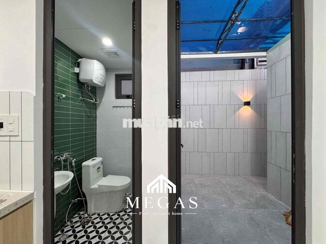 Studio trệt sân sau Full nội thất toà mới phòng mới 100%