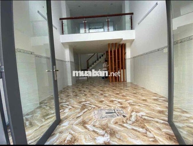 nhà 4m x 10m , đúc 1 lững , 1 lầu , 2pn , 2 máy lạnh