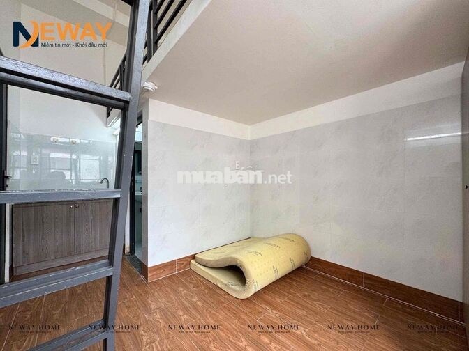 PHÒNG CỬA SỔ TRỜI THOÁNG MÁT NGAY CẦU VƯỢT HOÀNG HOA THÁM