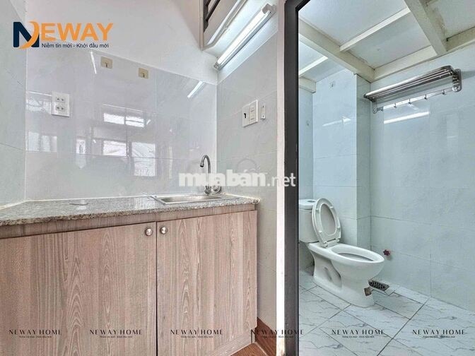 PHÒNG CỬA SỔ TRỜI THOÁNG MÁT NGAY CẦU VƯỢT HOÀNG HOA THÁM