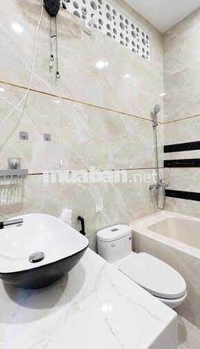 CHO THUÊ CĂN HỘ 1 PHÒNG NGỦ CÓ BAN CÔNG TRUNG TÂM NHA TRANG GIÁ 15 TRI