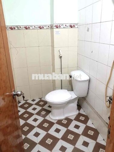 TẦNG TRỆT ( 30m2 ) - SẴN MÁY LẠNH - CÓ GÁC