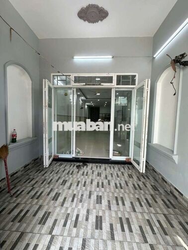 nhà mặt tiền nhánh ,vừa ở vừa kd , 1 lầu 3pn trêt suốt