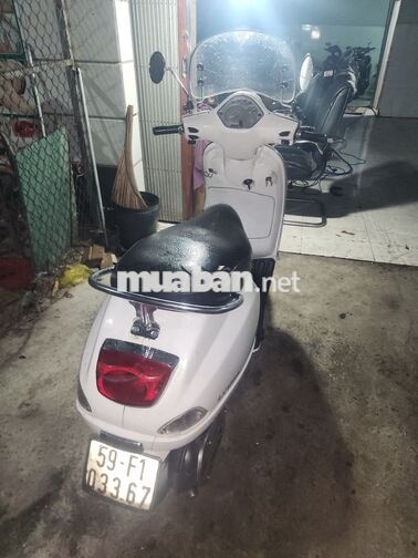 Piaggio Vespa 150cc màu trắng
