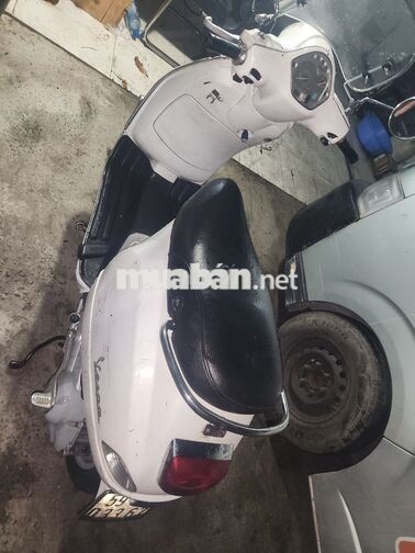 Piaggio Vespa 150cc màu trắng