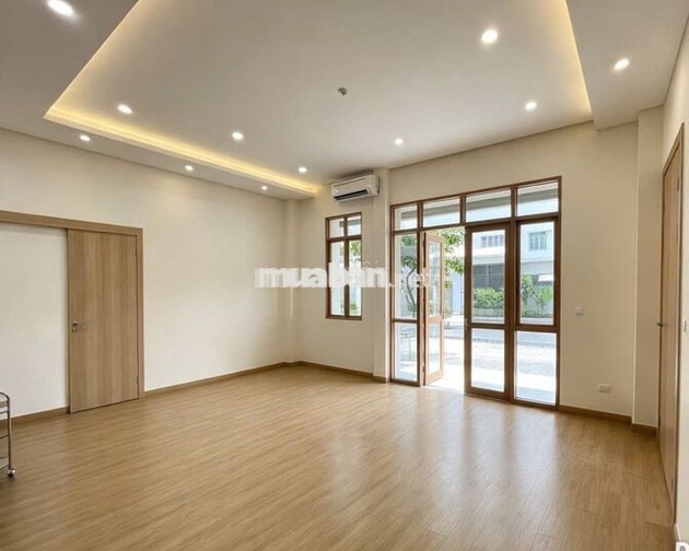 NHÀ MẶT TIỀN 3PN 2WC - NGAY CHÂN CẦU VƯỢT LINH XUÂN, THỦ ĐỨC