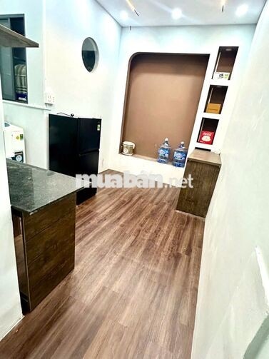 Cho  1 phòng ngủ, 1 phòng bếp, máy giặt riêng full nội thất giá 6tr8