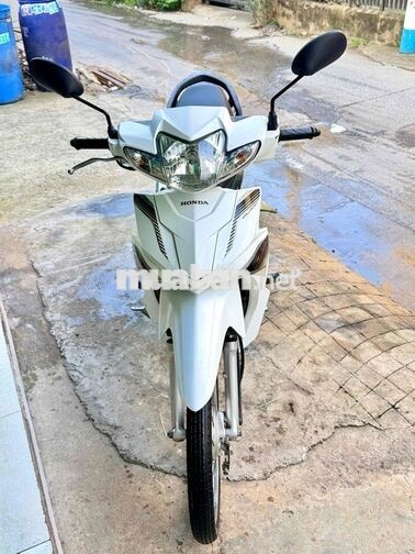 Honda Wave Blade 2017 màu trắng