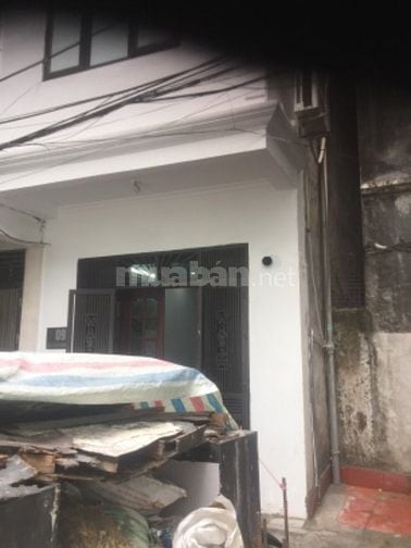 Bán nhà gần bến xe Giáp bát . Phố Định Công 