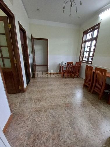 Căn hộ rộng rãi 2pn có ban công gần chợ Hòa Cường, Tiểu La