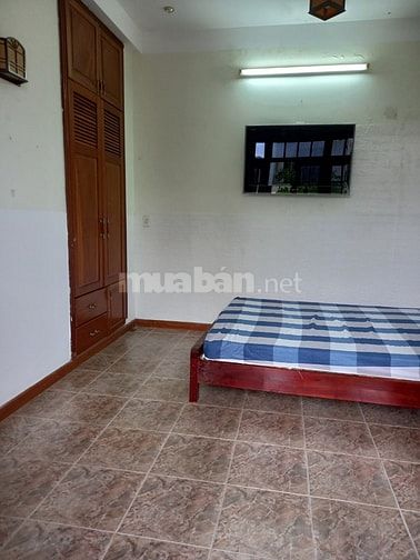 Căn hộ rộng rãi 2pn có ban công gần chợ Hòa Cường, Tiểu La