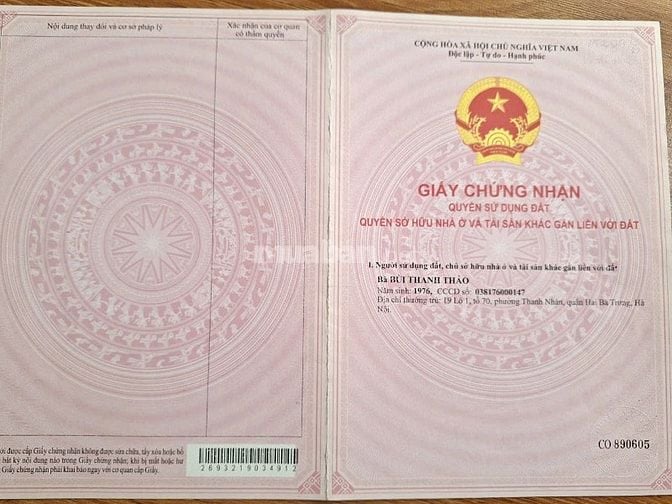 Bán đất tặng 2 căn nhà 1 trệt, 2 lầu, 1 sân, có 8 phòng cho thuê.