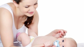 Tìm 1 người chăm em bé 1 giúp việc nhà 1 chăm người già Tìm 1 người chăm em bé 1 giúp việc nhà 1 chăm người già