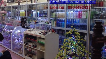 Chuyên thanh lý tủ nhôm kính còn mới, hình thức đẹp, giá rất rẻ Chuyên thanh lý tủ nhôm kính còn mới, hình thức đẹp, giá rất rẻ
