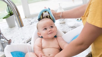 Nhà tôi cần tìm giúp việc nhà bao ăn ở và một người trông bé Nhà tôi cần tìm giúp việc nhà bao ăn ở và một người trông bé