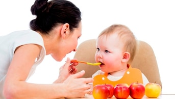 Cần người chăm bé nhỏ làm lâu dài với gia đình Cần người chăm bé nhỏ làm lâu dài với gia đình