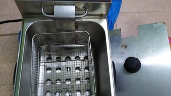 Bếp chiên điện mới 100% - còn keo dán bảo vệ - giá 400k Bếp chiên điện mới 100% - còn keo dán bảo vệ - giá 400k