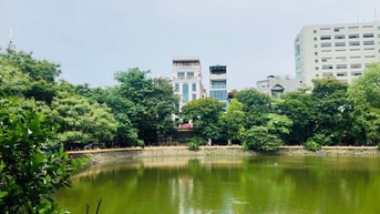 Cho thuê tầng 4, 5 diện tích sàn 130m2, có hầm để xe, 80 Chùa Láng Cho thuê tầng 4, 5 diện tích sàn 130m2, có hầm để xe, 80 Chùa Láng