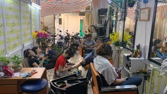 Tiệm tóc nữ Minh Thảo cần tuyển nữ thợ giỏi, lương cao, bao ăn ở Tiệm tóc nữ Minh Thảo cần tuyển nữ thợ giỏi, lương cao, bao ăn ở