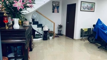 Cần người coi ngó bé trong khi ggia đình đi vắng Cần người coi ngó bé trong khi ggia đình đi vắng