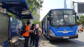 Cần tuyển gấp nam nữ bán vé xe puýt lương cao - ban ăn ở Cần tuyển gấp nam nữ bán vé xe puýt lương cao - ban ăn ở