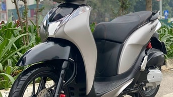 Cần bán SH Mode 2020 màu bạc đen quá đẹp.