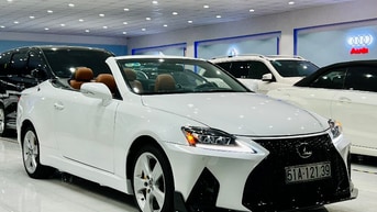 Lexus IS250C model 2020 màu trắng mui xếp điện