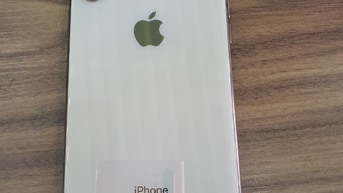 BÁN IPHONE XS MAX GOLD 64 GB ĐANG SỬ DỤNG, CÒN MỚI