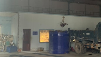 Cho thuê nhà kho 1000m2 mặt tiền QL1A. 