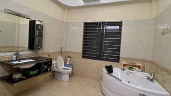 BÁN GẤP NHÀ 5 TẦNG PHÂN LÔ THIÊN HIỀN 42M2 GIÁ 8 TỶ