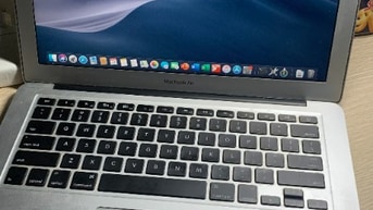 macbook air 2013 13ich, cỗ xử lí 1,3 GHz Hãng sản xuất Intel bộ vi xử lý Core i5