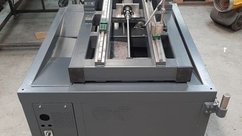 Tuyển thợ hàn sắt, làm việc độc lập.
