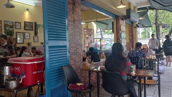 Tuyển nữ phụ quán cơm biết nấu ăn.