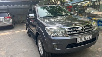Bán xe Fotuner 2.7V 4*4 màu nâu đen