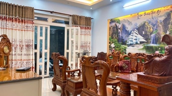 Nhà mặt tiền KD đường D2, Q9, 110m2, 3 tầng, sầm uất nhất TP. Thủ Đức.