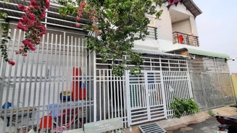 Cho thuê nhà mặt tiền nguyên căn, đường nhựa 6m